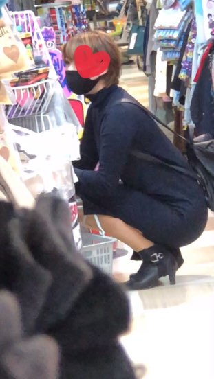 ショートヘヤ女子盗撮