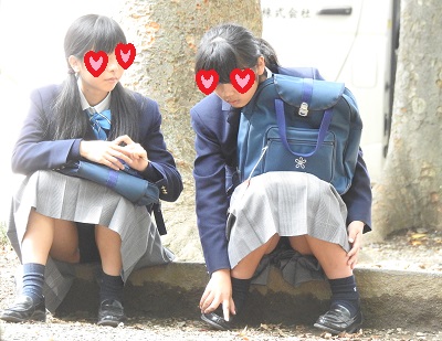 Wパンチラ?黒パン?見せパン?(FHD)お座りCちゃん!!大変です!!パンツが見えてますよ特別編4