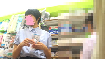 〇撮を警戒する制服JK。逆さ撮り。顔出し。短編。