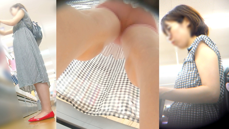 美魔女を目指す!フェチ心をくすぐる眼鏡人妻のパンチラ